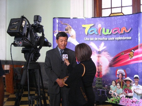 El embajador Adolfo Sun recibió entrevista del Telediario Canal 3.