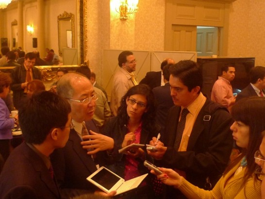 El jefe de la delegación, Wong Chung-Yo, explicó el objetivo y la ventaja del Edubook.