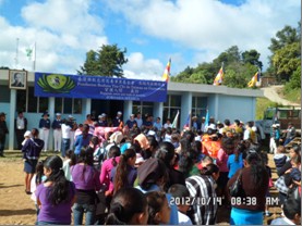 駐瓜館孫大使大成（左7）與P市市長培瑞斯（Ramiro Pérez，左5）及慈濟基金會瓜國聯絡處柯負責人芬卿共同舉行簡單義診開幕式