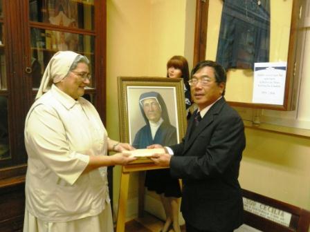 OECC簡總經理宗仁捐贈該校