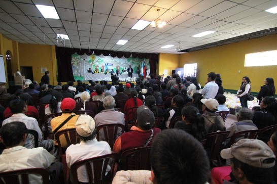 孫大使陪同幫幫忙基金會於San Antonio Sacatepéquez市政府舉辦捐贈典禮