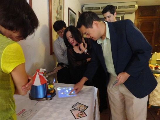 Robii互動華語教學機器人現場展示。
