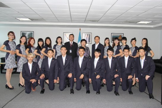 孫大使夫婦於機場歡迎我青年大使團