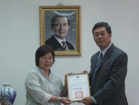 華僑總會吳會長蕙蘭