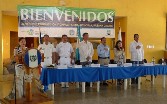 太平洋基地指揮官Juan Estuardo Contreras Aleman、國防部副部長 Roberto Fernando Campos Sanches、孫大使、農長Julio César Recinos、農部次長Dra. Carmen Sandoval、漁業局長Dr. Fraterno Díaz