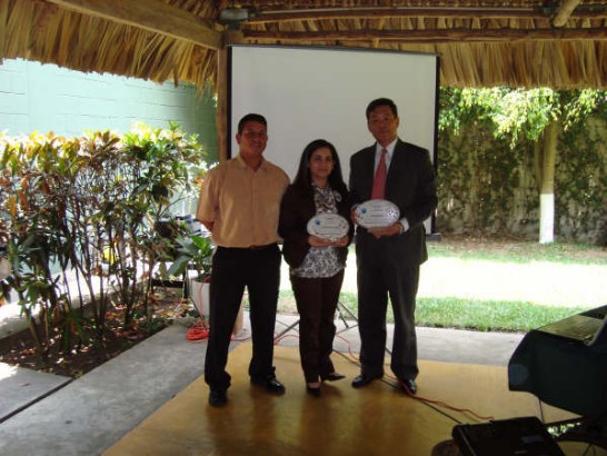 瓜地馬拉全國漁業協會主席Oscar Marroquín、瓜國農牧部次長Carmen Sandoval以及孫大使大成