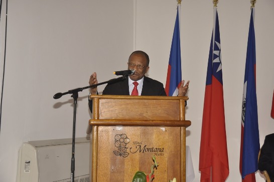 海地外長Duly Brutus致詞。