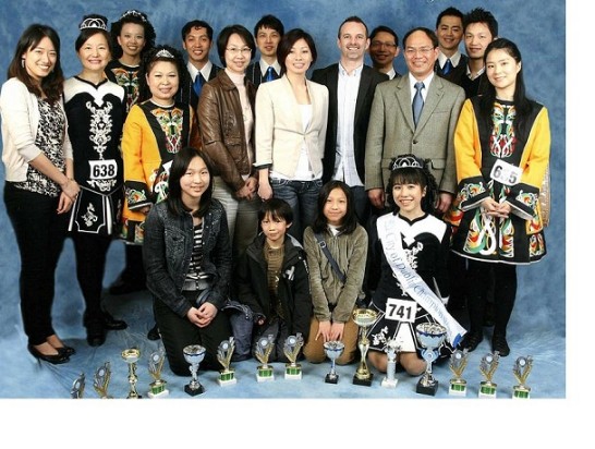 Representative Harry Tseng and Mrs Tseng with the participants.