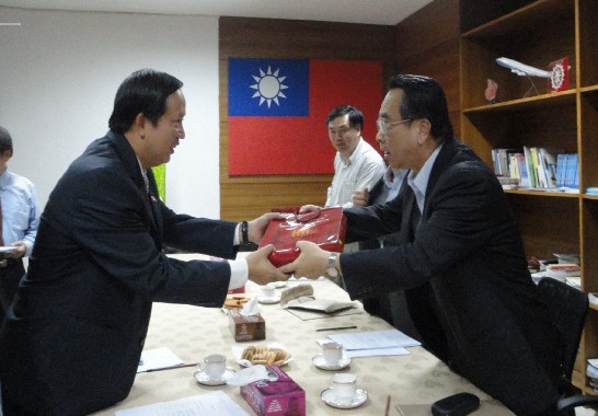 To promote mutual understanding between the nationals of India and Taiwan through the educational exchange and cooperation, Taiwanese higher education delegation led by Dr. Tony W.T. Lin, the Director General of the Ministry of Education, visited India from 9th to 14th November, 2010 to attend the 85th Annual meeting of Association of Indian Universities. 