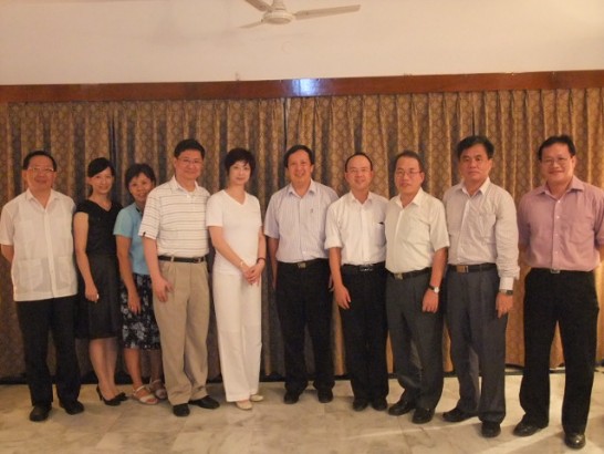 成功大學陳欣之副教授與南台科大曾雅真副教授於6月27日至7月7日訪印進行學術交流活動，在本處協助安排下，拜會IPCS、ORF、IDSA、ICRIER等研究智庫，與印度學者就雙方關切議題交換意見。兩位學者並應邀於6月28日拜會本處翁代表，與本處人員討論此行訪問重點及後續推動方向。