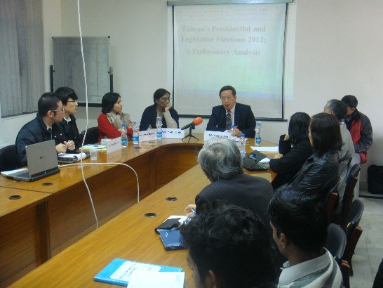 德里大學22日舉行「2012年台灣的總統及立法委員選舉」座談會，吸引中印關係學者、中國問題專家、研究生40餘人參與。