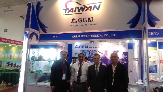 Director General Mr. Frank M. C. Lin (right 2)