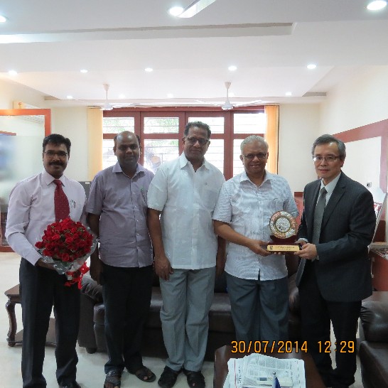 林明誠處長 (右)