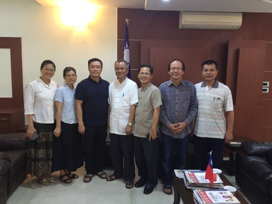 李朝成處長(左3)