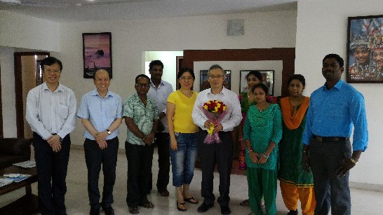 林明誠處長夫婦(中)