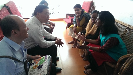 李朝成處長(左2)