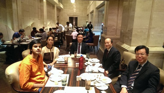 李朝成處長(中)