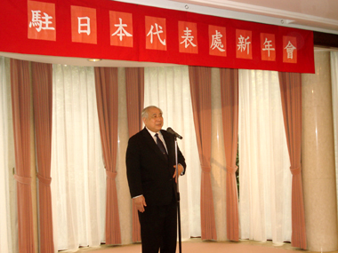台北駐日経済文化代表処は２００８年１月７日、在日僑胞および交流協会など日本の関係機関を招き、代表官邸で駐日代表処新年会を開き、関係者約２００人が出席した。このなかで許世楷・駐日代表は、「今年は、台湾では１月に立法委員（国会議員）選挙、３月に総統選挙があり、５月にはＷＨＯの参加、９月には国連参加を求める活動がある。日本では洞爺湖サミットの後おそらく衆議院選挙が行われ、米国では年末に大統領選挙がある。その間、さまざまな変化があるにしても、台湾と日本の関係だけは、私たちの手でしっかりと、仲良く、スムーズにやっていきたい。台日関係がさらによくなることを願っている」と挨拶を述べた。