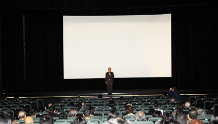 ５月３１日午前、東京新宿にある映画館、シネマート新宿で「虫プロダクション」主催、「東京台湾会」、「台南会」、「台中会」後援による八田與一の映画「パッテンライ！！　～南の島の水ものがたり～」の公開紀念イベントが開催され、会場には台日双方の３００名近くの人々が訪れた。この日のイベントでは、本編の同映画が始まる前に、今年の５月８日に台南県烏山頭ダムで行われた八田與一夫妻の墓前際に馬英九総統が出席した時の模様が、放映された。その後、台北駐日経済文化代表処の廖經邦・副代表が、「観客各位がこの映画を見ることにより台湾の理解と台日友好がますます促進されることを願っている」とあいさつした。