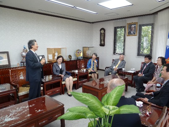 九州台日文化交流会事務局本郷啓成事務局長から活動報告