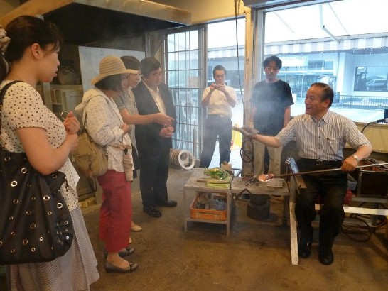 黒木国昭先生が手本を披露