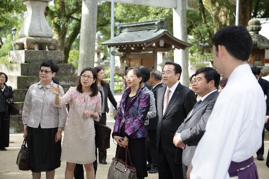 李淑珍・名誉団長行政院院長夫人一行が太宰府天満宮を参観した
