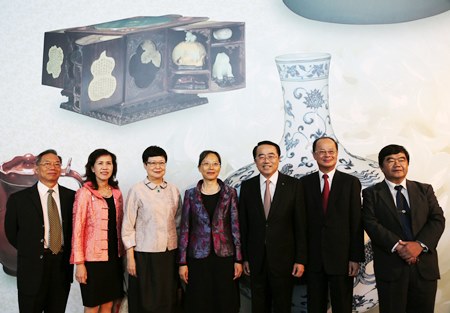 台湾代表団が故宮展にての撮影