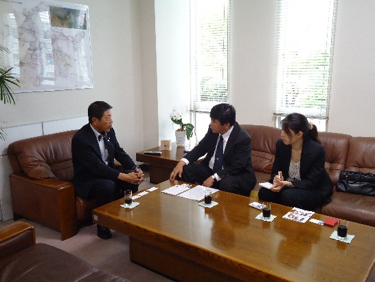 戎総領事が糸島市月形祐二市長を訪問した
