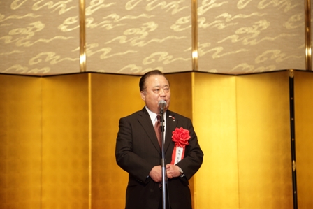 福岡県議会日台親善議員連盟加地邦雄会長の挨拶の様子