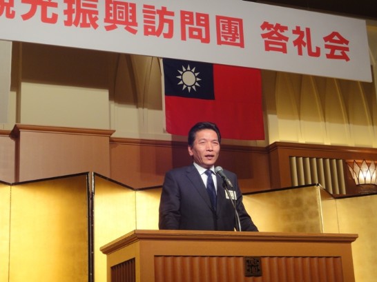 李委員鴻鈞致詞。