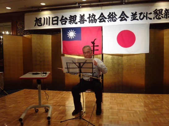 中場穿插二胡演奏多首台灣歌曲