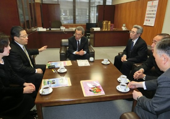 陳處長與浦河商工會議所上田會頭等人座談