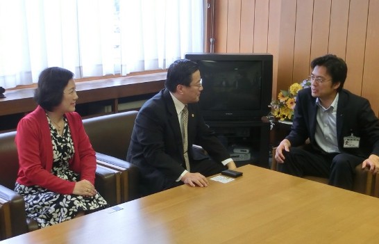 陳處長夫婦拜會名寄市加藤剛士市長座談