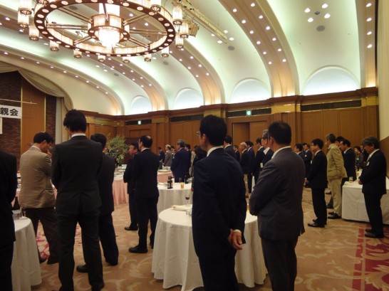 懇親会場の様子