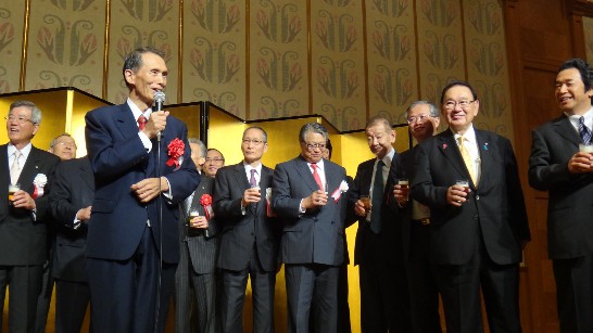 蔡處長應邀出席前眾議院副議長衛藤征士郎在大阪演講會-3 2013.11.11