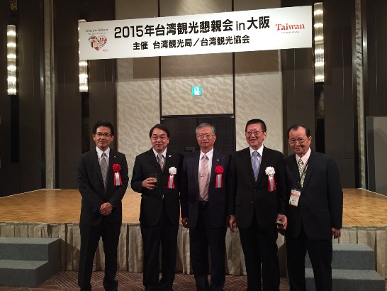 蔡處長（中）與謝局長謂君（左二）等合影