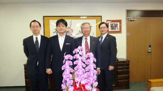 蔡處長與和歌山市議員浦平美博合影(1)2013.10.22