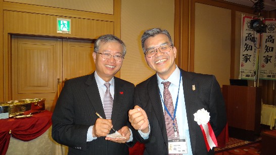 蔡處長與高知縣大阪事務所所長福田道則合影2013.10.21