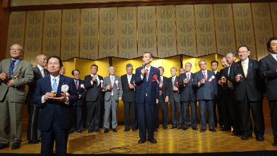 蔡處長應邀出席前眾議院副議長衛藤征士郎在大阪演講會-4 2013.11.11 