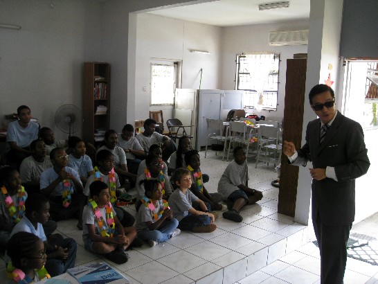 曹大使鼓勵學生將母語英語背景結合中文優勢，開啟無限寬廣之人生新道路。