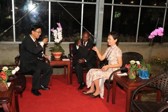 道格拉斯總理舉杯祝賀我103年國慶，並祝台克兩國邦誼永固。