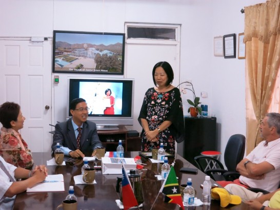 彭顧問甚表喜悅與光榮能在海外服務僑胞，當全力以赴，不負我政府及僑務委員會之期許。