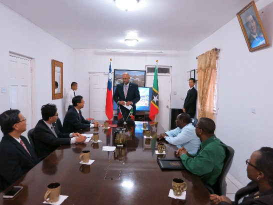 克國觀光部長Richard Skerritt代表克國觀光部感謝我援建國際機場出境大廳局部整建。