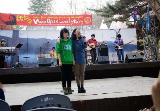 魏如萱邀歌迷上台一起互動