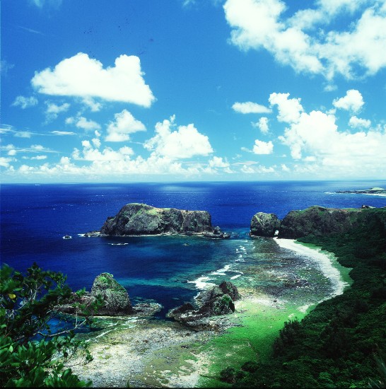 綠島為著名的離島觀光景點，以「朝日」海水溫泉及潛泳著稱。(賴國用  拍攝)
