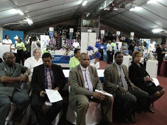 多位內閣部長出席商展開幕典禮