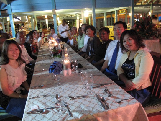 青年體育部長偕果實壘鎮代表與屏東縣獅子鄉訪團及駐聖露西亞大使館同仁共進晚餐
