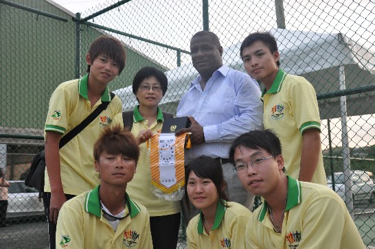 金恩總理與我輔仁大學網球青年大使合影