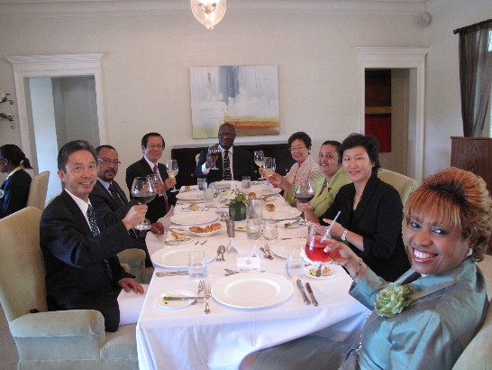 金恩總理夫婦午宴楊進添部長乙行