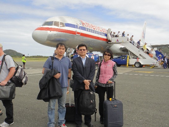 訪團抵露(圖片說明:從右到左:國合會林幸儀計畫經理，外交部黃鑫圳顧問，國合會歐文凱組長) 